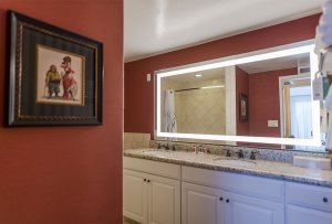 bathroom at Howard Johnson Anaheim hotel