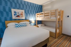 New retro guest rooms at Howard Johnson Anaheim feature a bunk bed
