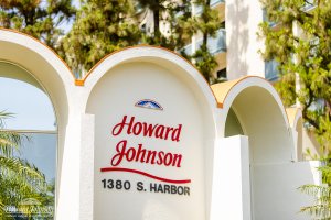 the exterior of Howard Johnson Anaheim hotel