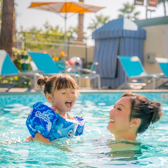 garden-pool-mom-daughter